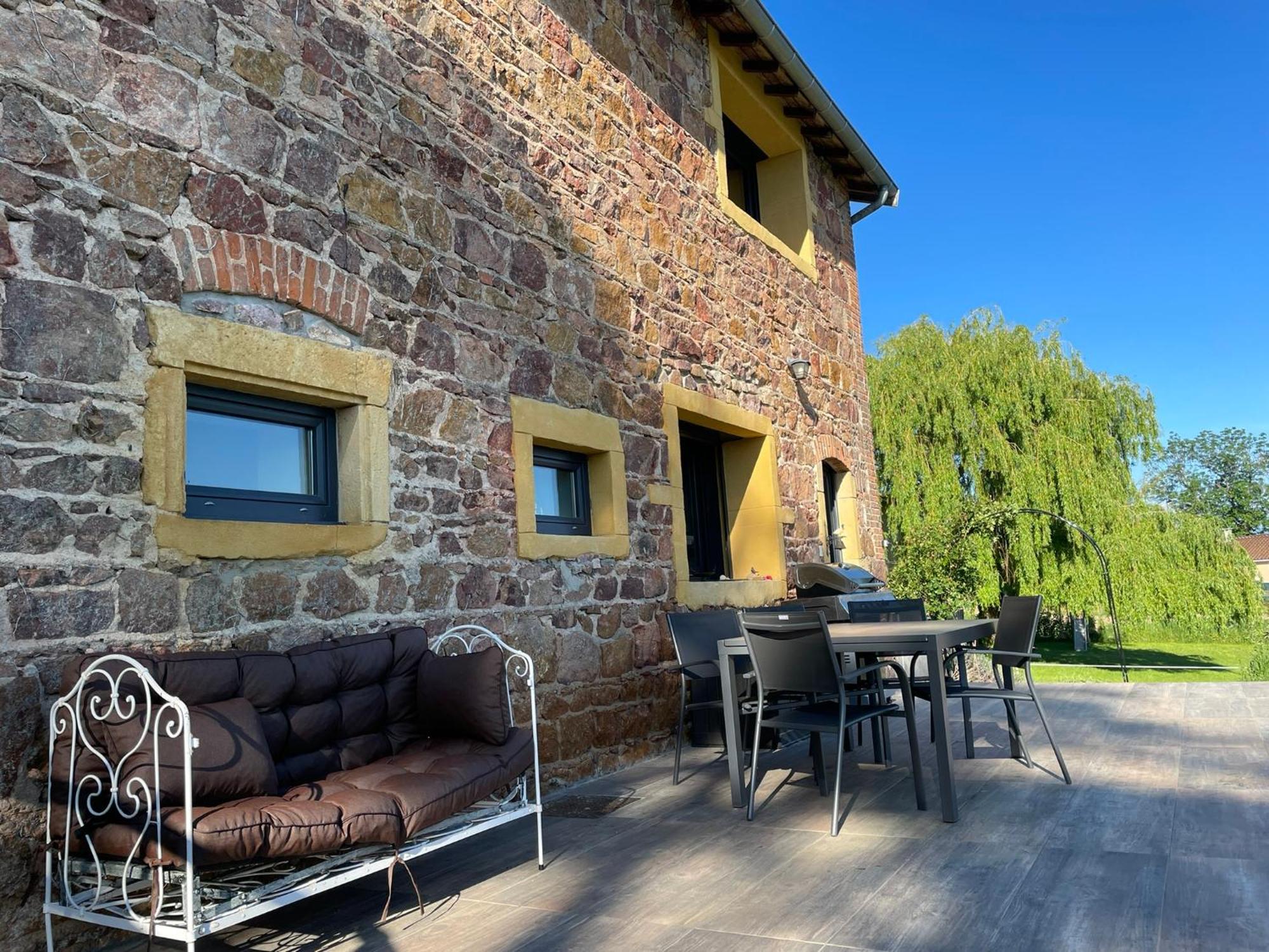 La Grange Aux Hirondelles - Appartement Complet Et Independant Commelle-Vernay Eksteriør billede
